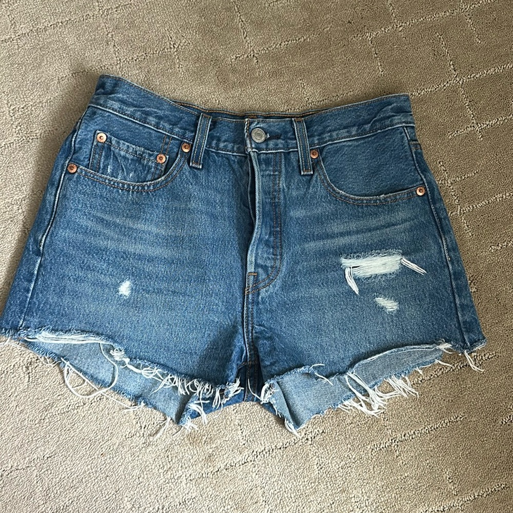 Levi’s shorts size 27 in VGUC